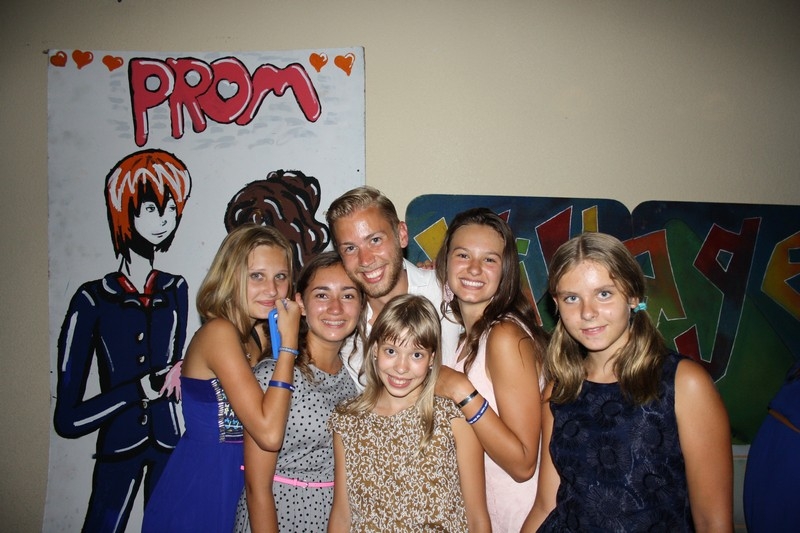 Village Camps International Summer Camp Leysin, Switzerland 2026-08-15 https://www.villagecamps.com/journals_admin/images/701-21-prom night (97).jpg